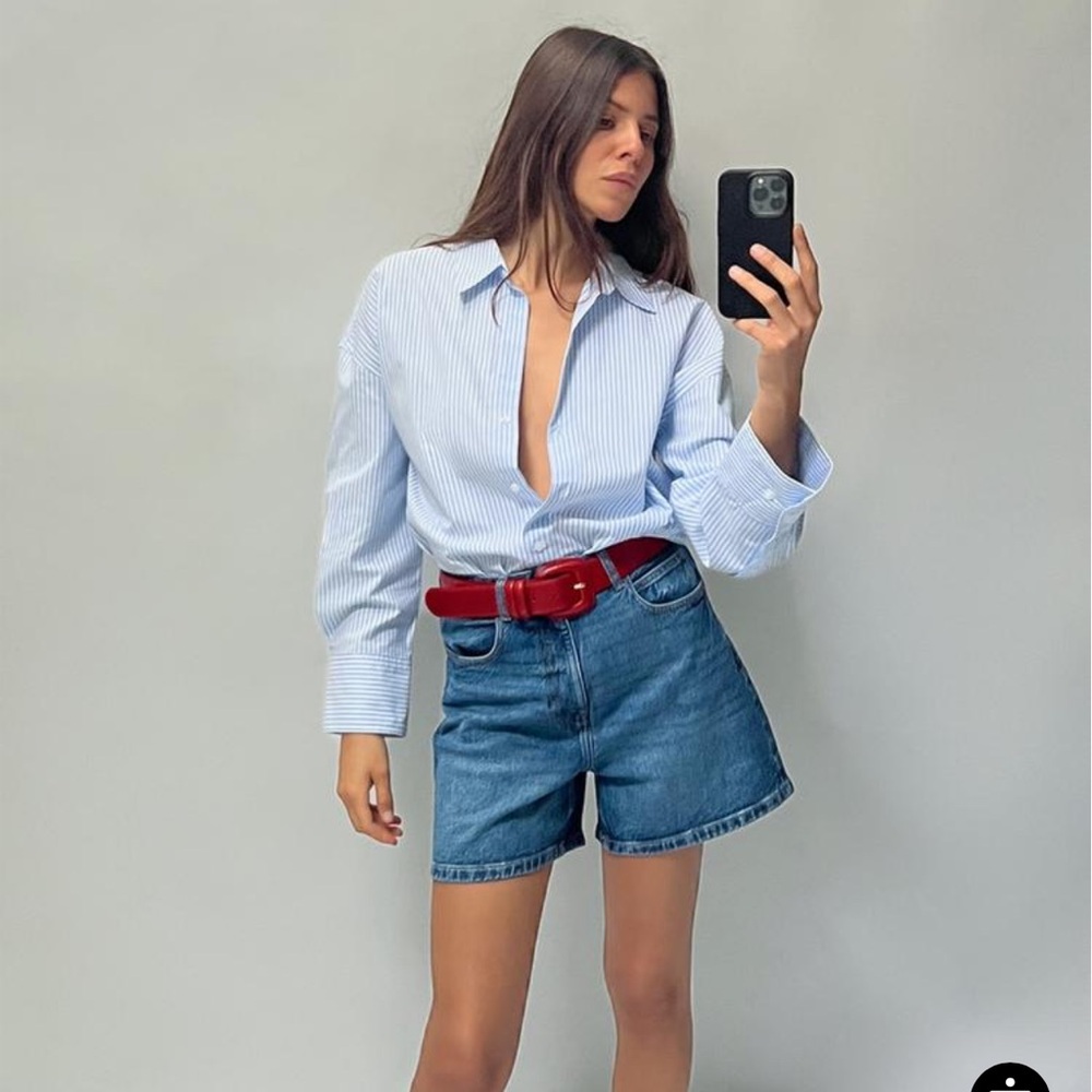 ZARA Mom Fit Denim Short Light Wash